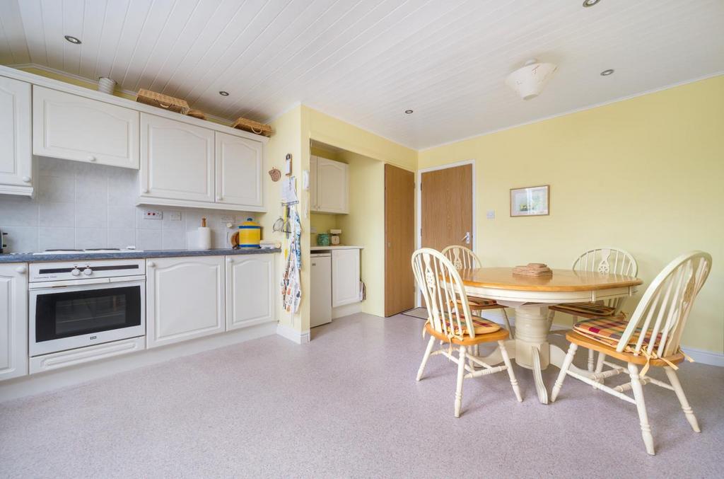 Dining kitchen