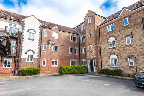 3 bedroom flat for sale, Axholme Court, Hull HU9