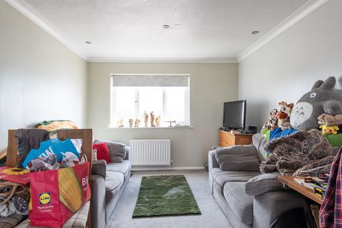 3 bedroom flat for sale, Axholme Court, Hull HU9