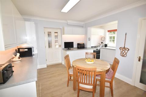 4 bedroom detached house for sale, Pinfold Lane, Elston, Newark