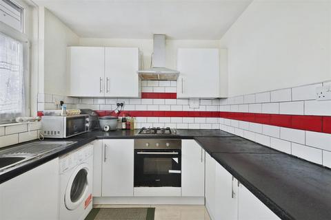 2 bedroom flat for sale, Donegal House, Cambridge Heath Road