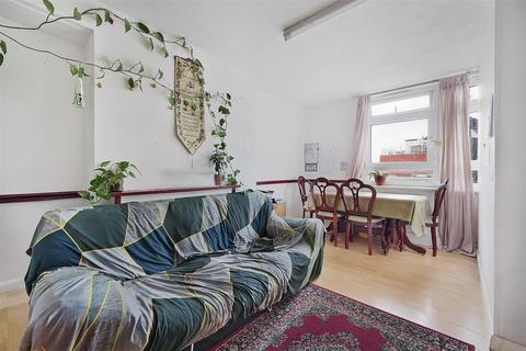 2 bedroom flat for sale, Donegal House, Cambridge Heath Road