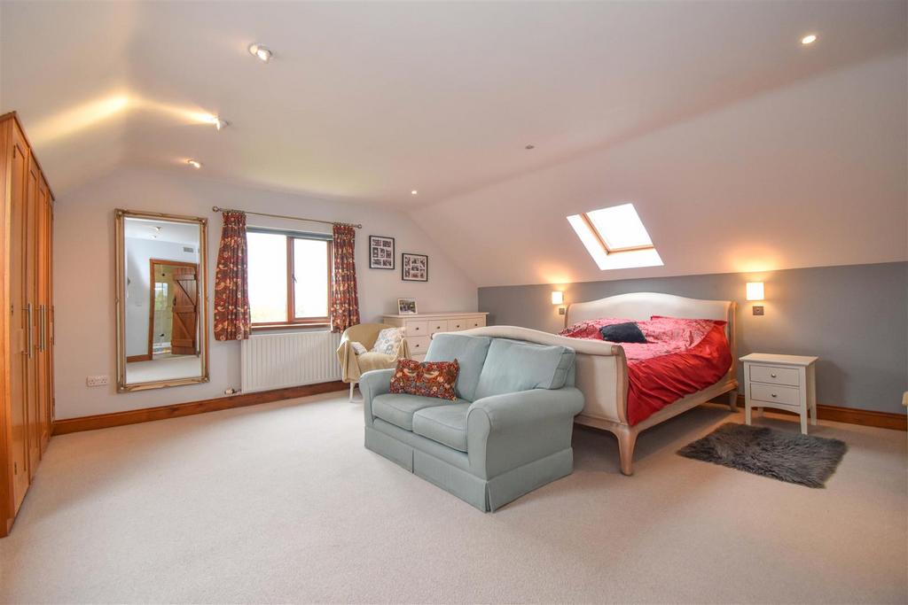 Holly Bank House Bedroom 1c.jpg