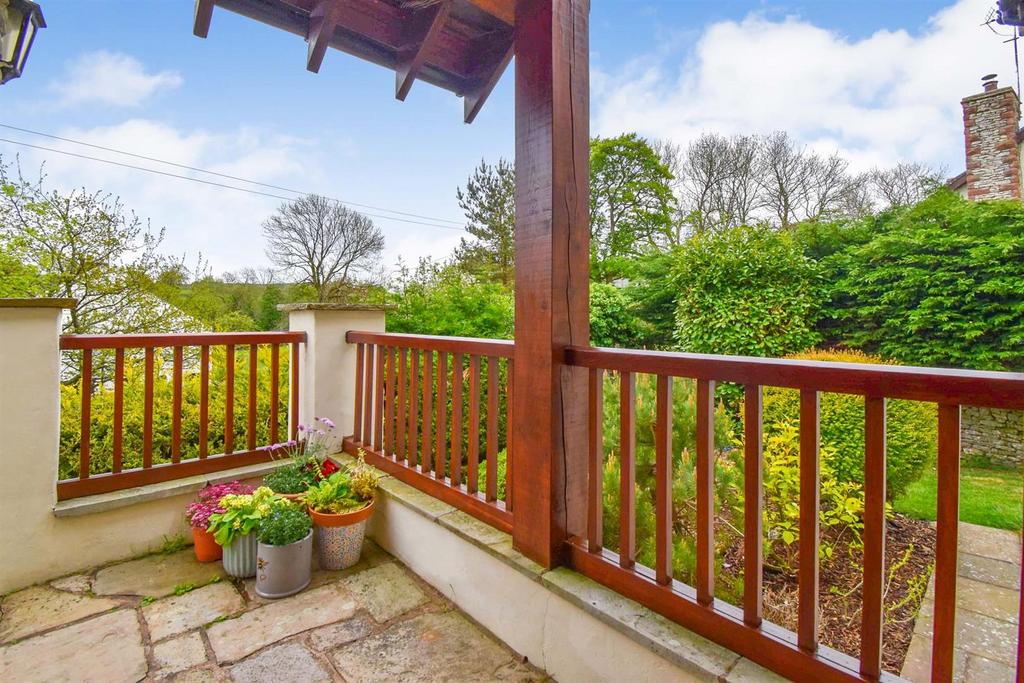Holly Bank House Open Porch.jpg
