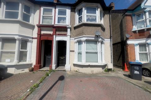30b Broughton Road, Thornton Heath, CR7 6AL