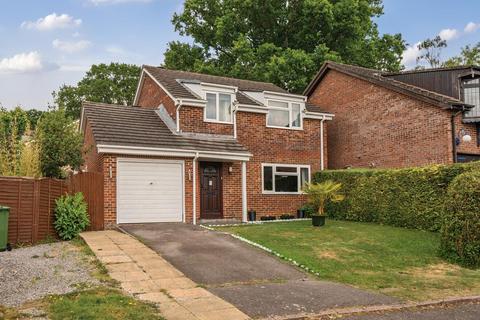 4 bedroom detached house for sale, Highcliffe Drive, Boyatt Wood, Eastleigh
