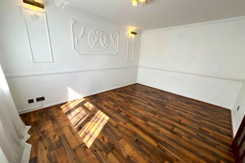 3 bedroom semi-detached house to rent, Liverpool Road, London E16