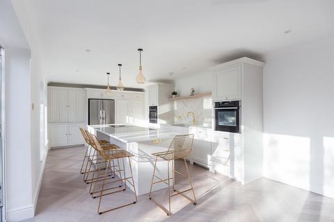 6 Merrilyn Close, Claygate, Esher, KT10 0EQ
