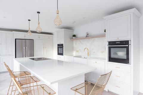 6 Merrilyn Close, Claygate, Esher, KT10 0EQ