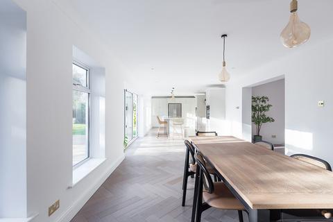 6 Merrilyn Close, Claygate, Esher, KT10 0EQ