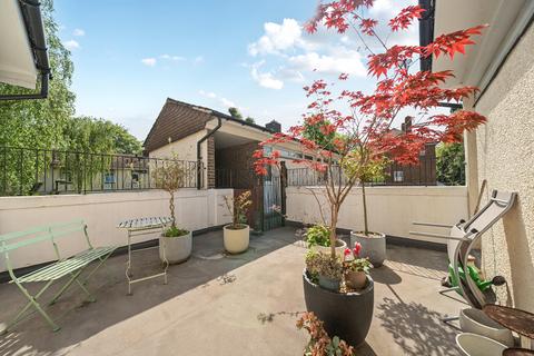 1 bedroom apartment for sale, Kennoldes, Croxted Road, London