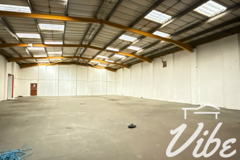 Warehouse to rent, Felixstowe Road, London SE2