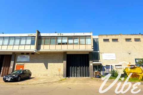 Warehouse to rent, Felixstowe Road, London SE2