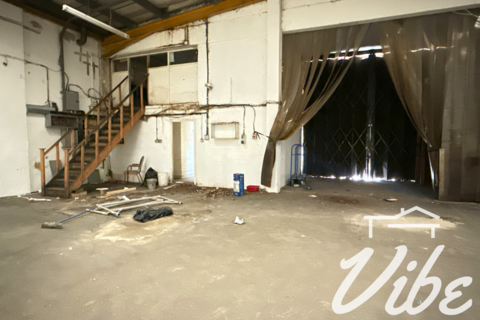 Warehouse to rent, Felixstowe Road, London SE2