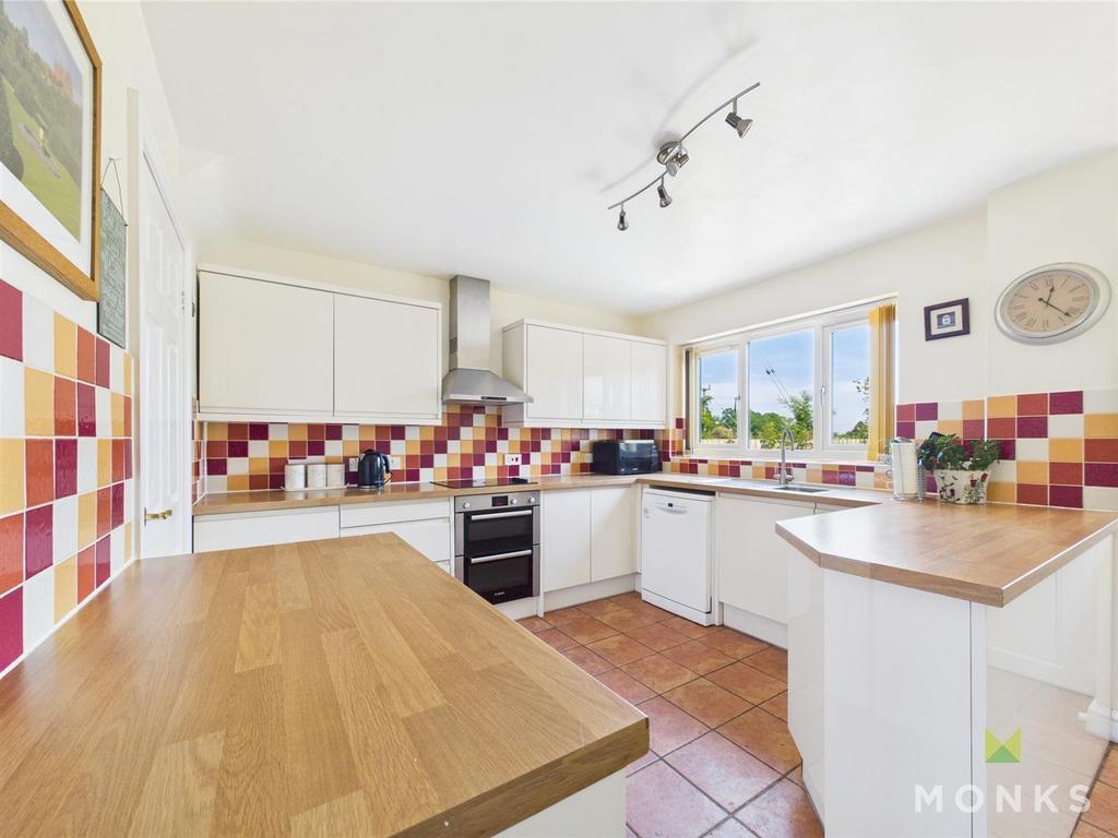 CAM01420 G0-PR0638-STILL006.jpg