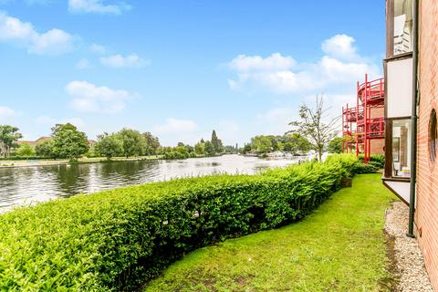 2 bedroom flat to rent, Caversham Wharf, Waterman Place, Reading, RG1