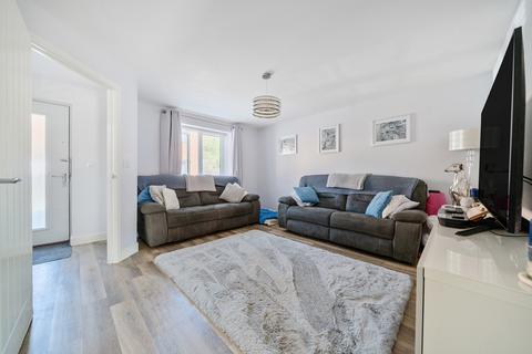 9 Farmer Close, Castle Hill, Swanscombe, DA10 1DH