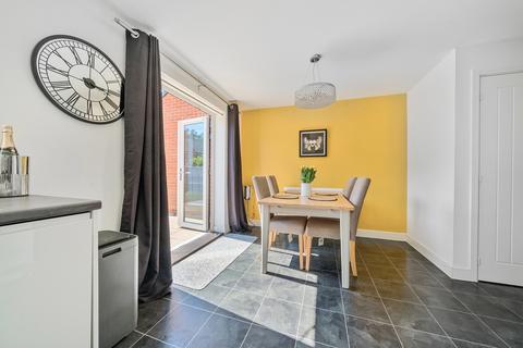 9 Farmer Close, Castle Hill, Swanscombe, DA10 1DH