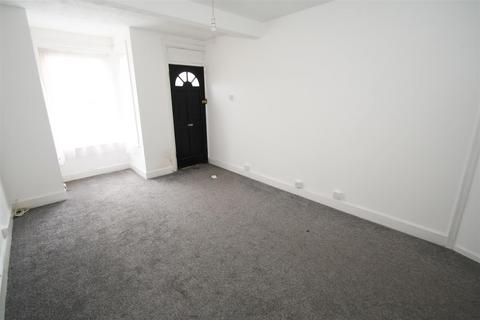 Studio to rent, Carlingford Drive, Westcliff-On-Sea