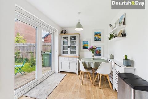 38 Macbeth Close, Penkridge, Stafford, ST19 5TW