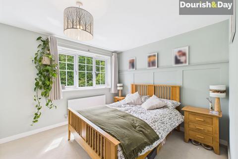 38 Macbeth Close, Penkridge, Stafford, ST19 5TW