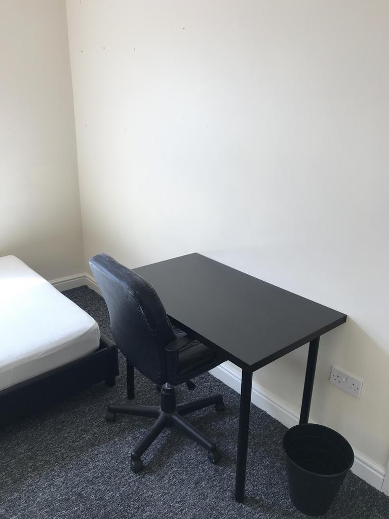 St G bedroom 3 Table