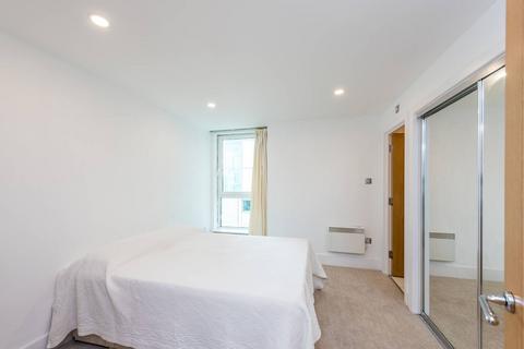 2 bedroom flat for sale, St George Wharf, Vauxhall, London, SW8