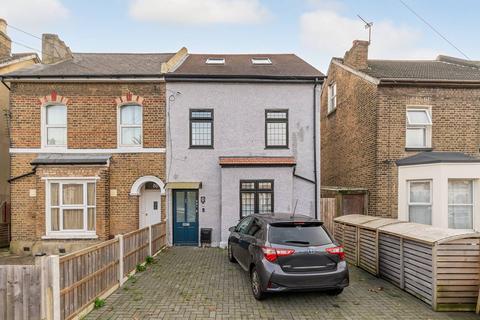 Holmesdale Road, Selhurst, London, SE25