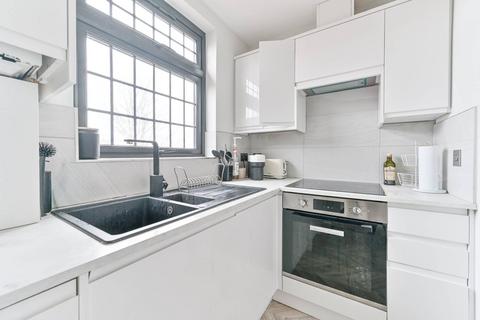1 bedroom flat for sale, Holmesdale Road, Selhurst, London, SE25