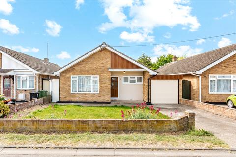 3 bedroom detached bungalow for sale, Oakhurst Drive, Wickford, Essex, SS12