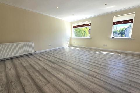 3 bedroom bungalow to rent, Ryat Drive, Newton Mearns, Glasgow