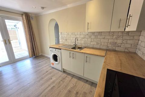3 bedroom bungalow to rent, Ryat Drive, Newton Mearns, Glasgow