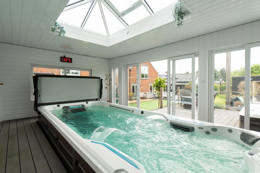 Indoor Hydro pool & Hot tub