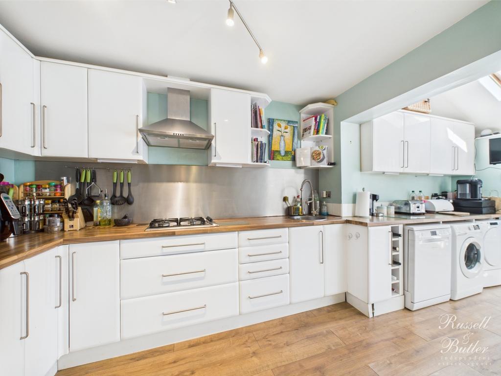 Cam01995 g0 pr0308 still011