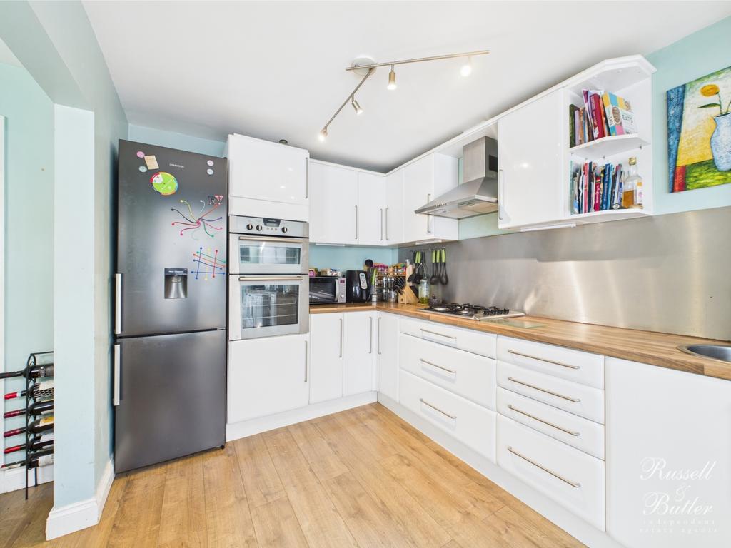 Cam01995 g0 pr0308 still012