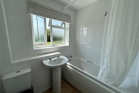 2 bedroom house to rent, The Shires, Lower Bullingham, Hereford