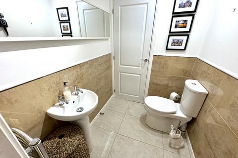 15 Blaiklands Crescent, Coatbridge, ML5 2FF