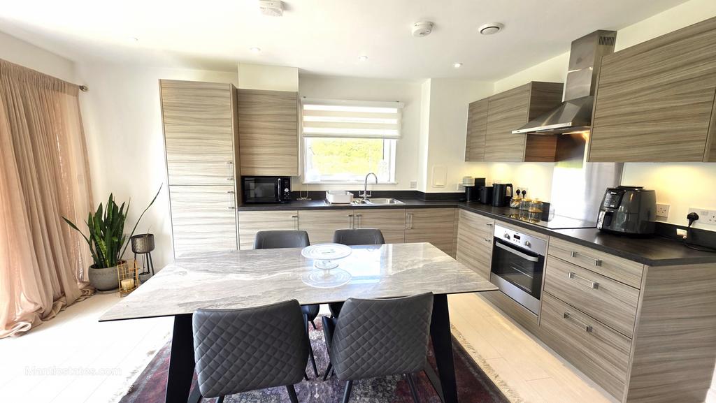 Kitchen/dining area