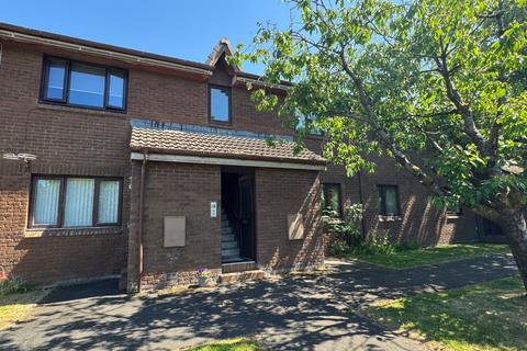 2 bedroom flat to rent, Woodmill, North Ayrshire KA13