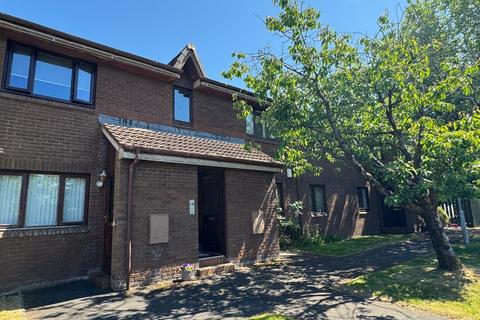 2 bedroom flat to rent, Woodmill, North Ayrshire KA13
