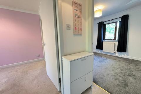 2 bedroom flat to rent, Woodmill, North Ayrshire KA13