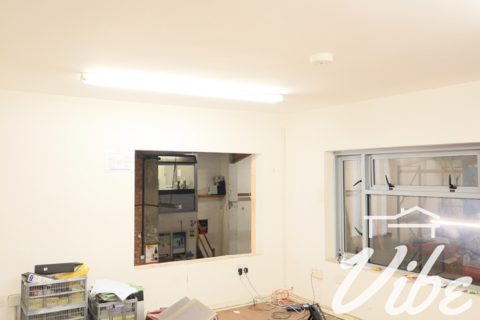 Warehouse to rent, Lyndean Industrial Estate, SE2, London SE2