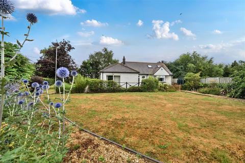 White Bungalow, 2 Townsend, Poulshot, Devizes, SN10 1SD