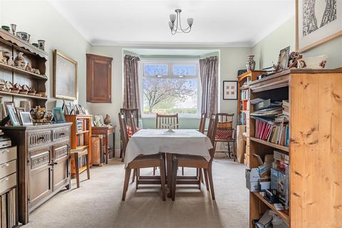 White Bungalow, 2 Townsend, Poulshot, Devizes, SN10 1SD
