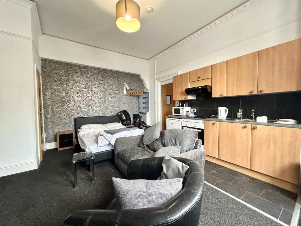 Living Room/Kitchen