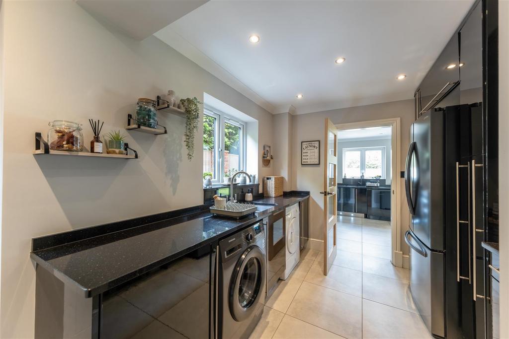 18 Royal Garden-028.jpg