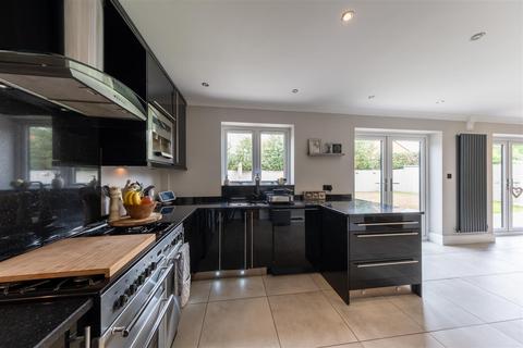 5 bedroom detached house for sale, Royal Gardens, Northwich CW9