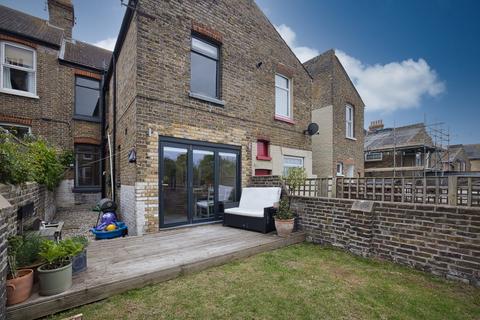3 bedroom terraced house for sale, Crescent Road, Ramsgate, CT11