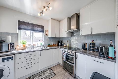 42 Queens Gardens, Dartford, DA2 6HY