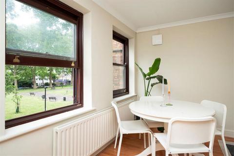 12 Wood Close, London, E2 6ET
